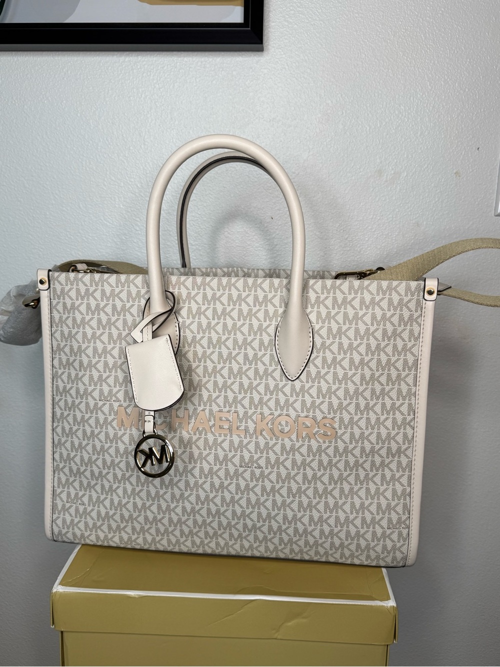 Michael Kors Mirella Large Logo Tote Bag – Light Cream Multi – NWT